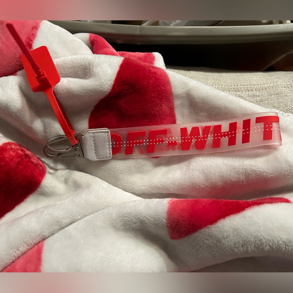 OFF WHITE KEYCHAIN